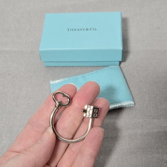 Tiffany & Co. My Sweet Home House Keyring Sterling Silver 925 w/Box & Pouch - Picture 5 of 11